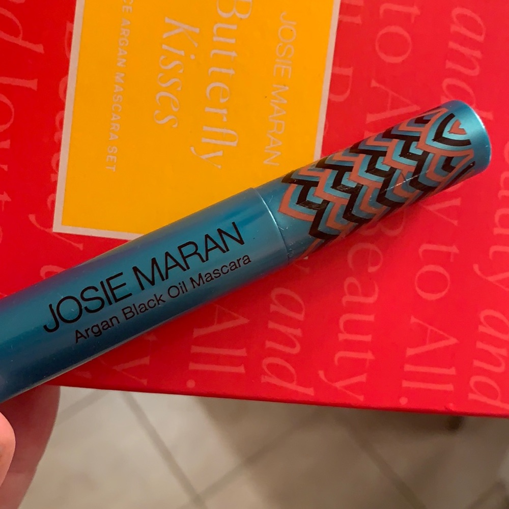 COPY - COPY - COPY - NWT Josie Maran Black Oil Mascara